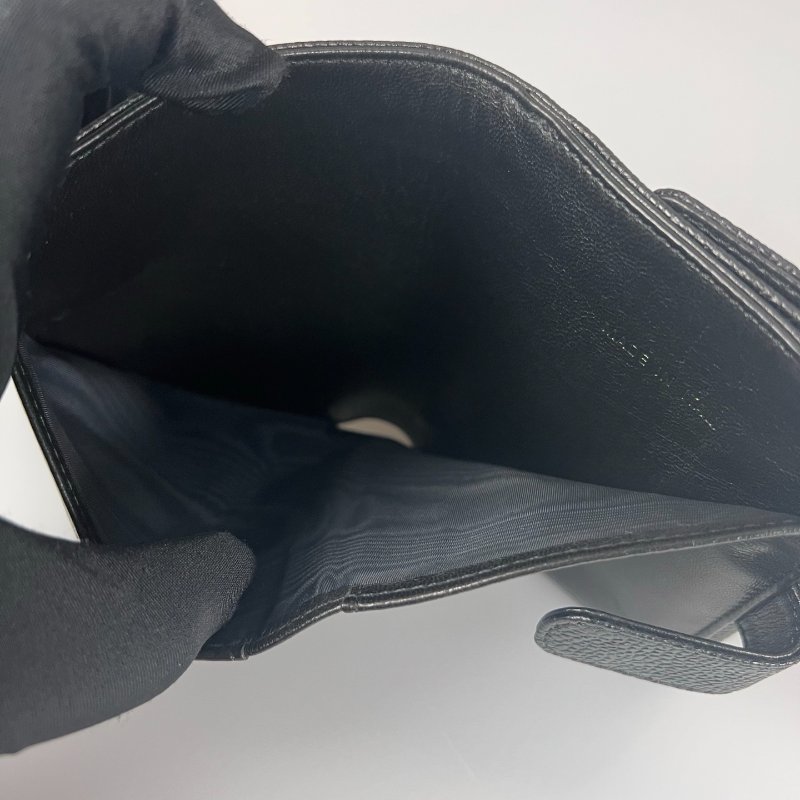 CHANEL 浮雕荔枝皮翻蓋對開短夾 黑 5開-5