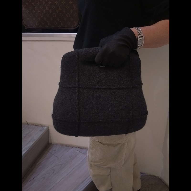 Chanel 絕版硬殼灰布手提包-2