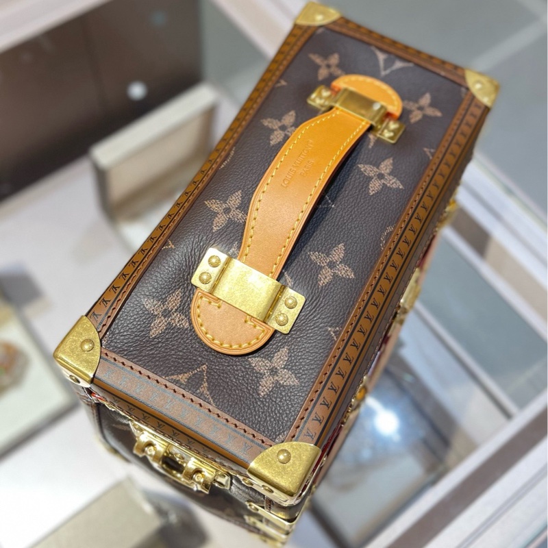 LV路易威登SQUEEZE TRUNK老花收纳箱手提包斜挎包-5