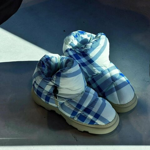 💎Han's house精品服飾💎BURBERRY 格紋 鞋 雪靴 靴子