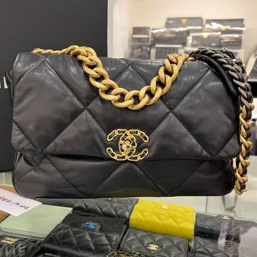 東區正精品㊣CHANEL 19 AS1161 香奈兒黑色大菱格紋小羊皮金銀鍊肩背包手提包中號 30CM RZ6114-0