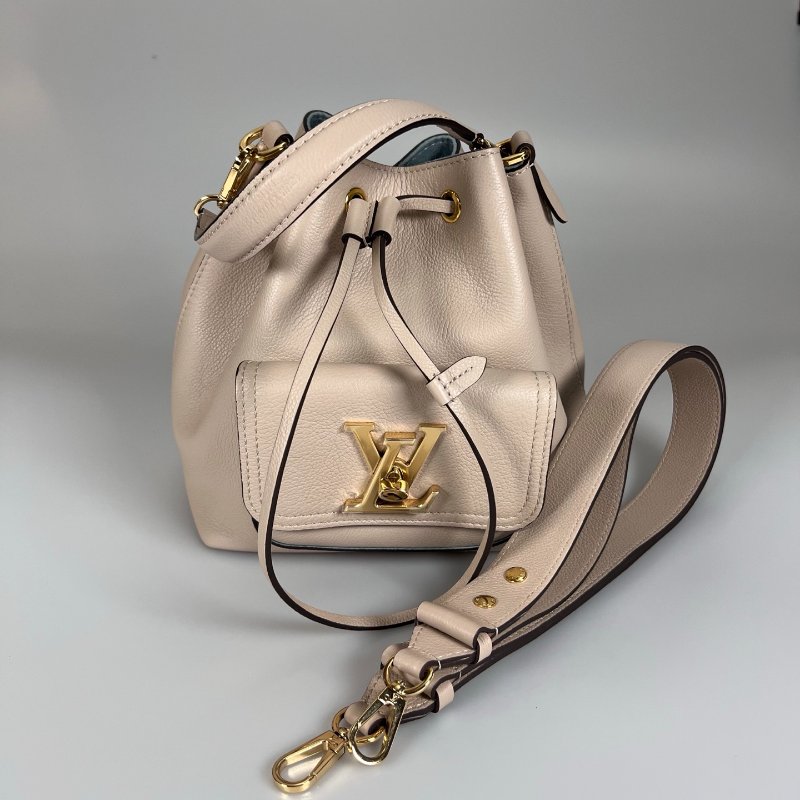 全新品 LV M57688/晶片款 膚色LOCKME 水桶包-0