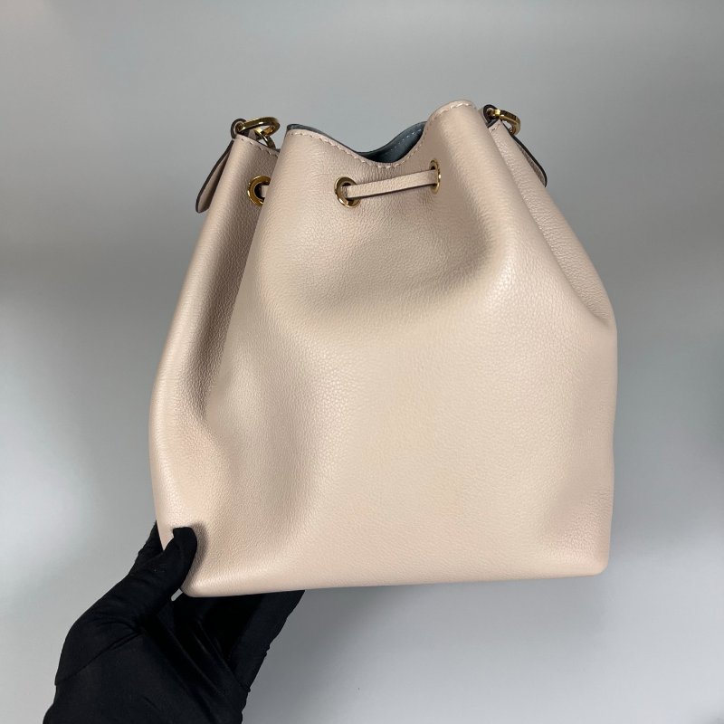 全新品 LV M57688/晶片款 膚色LOCKME 水桶包-1