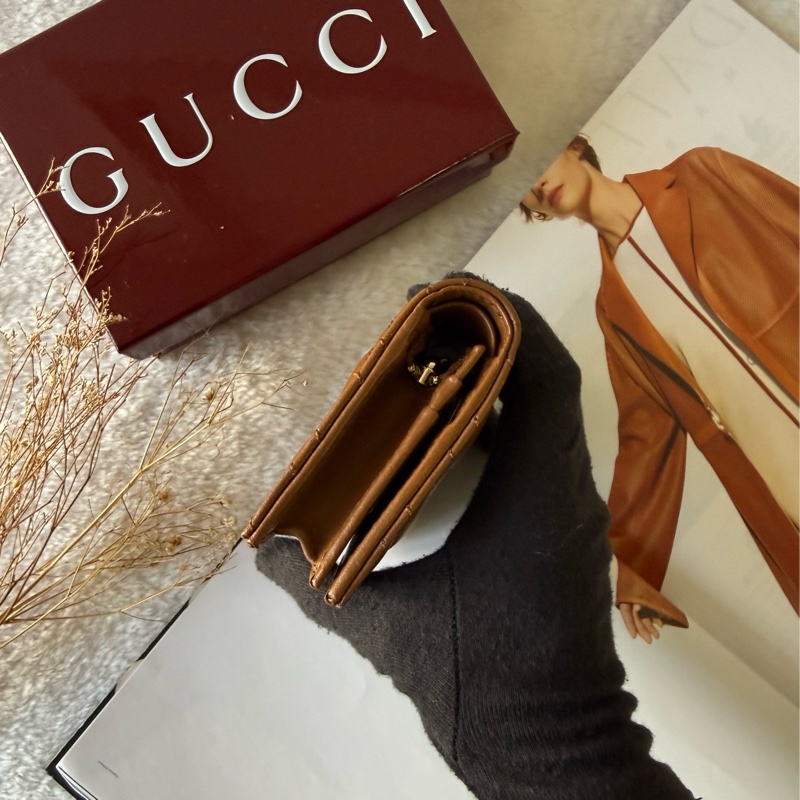 GG Marmont 銀字山型紋縫線皮革小短夾(棕色)-1