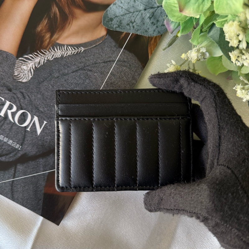 Lola 金字縫線小羊皮4卡名片/卡片夾(黑色)-3