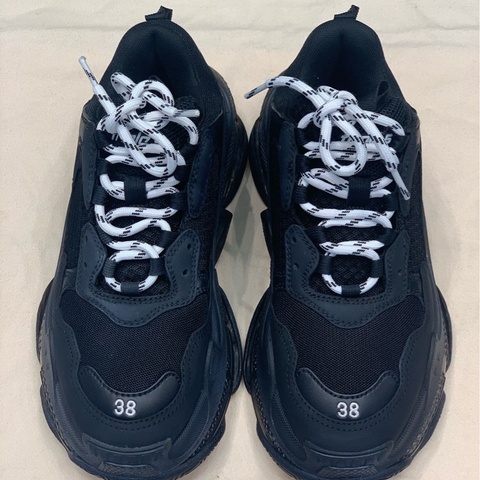 巴黎世家/Balenciaga  534162-W09OM-1000   38碼 98新