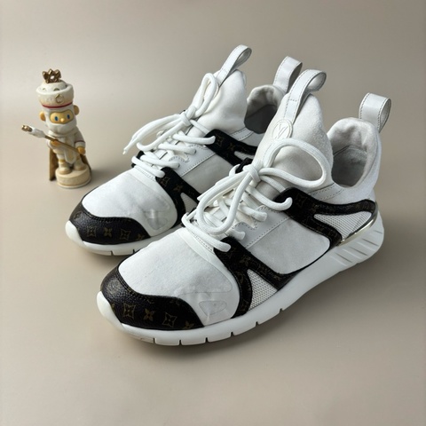 LV/路易威登 白棕老花休閒鞋 36碼 95新 品相不錯 /YLP3079