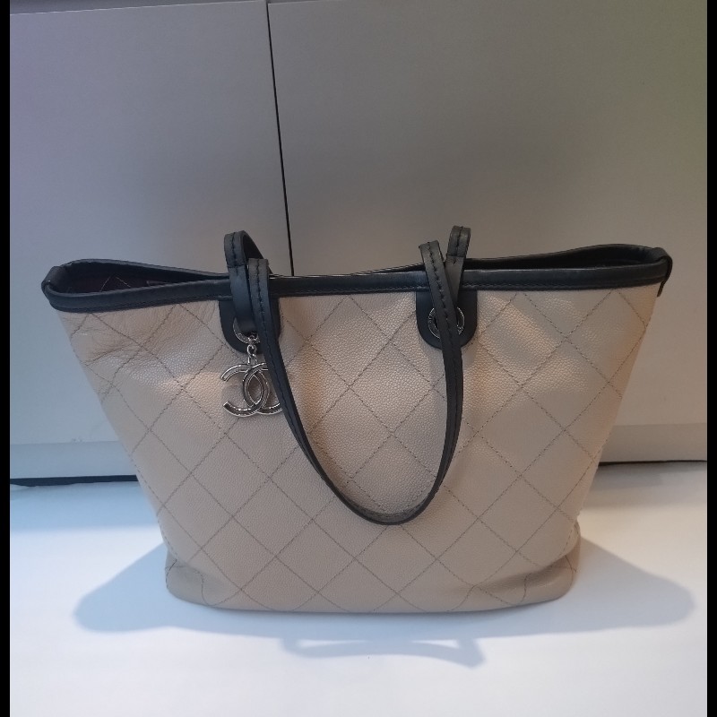 Chanel 黑肩帶淺灰皮革大托特包-0