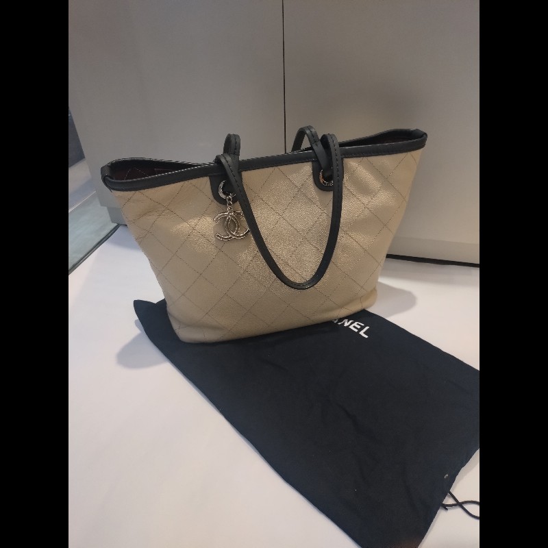 Chanel 黑肩帶淺灰皮革大托特包-4