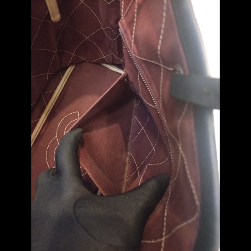 Chanel 黑肩帶淺灰皮革大托特包-11