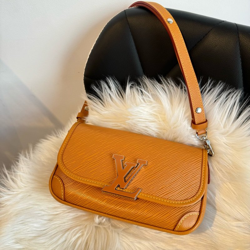 LV Buci 密黃色 肩背包 斜背包-0