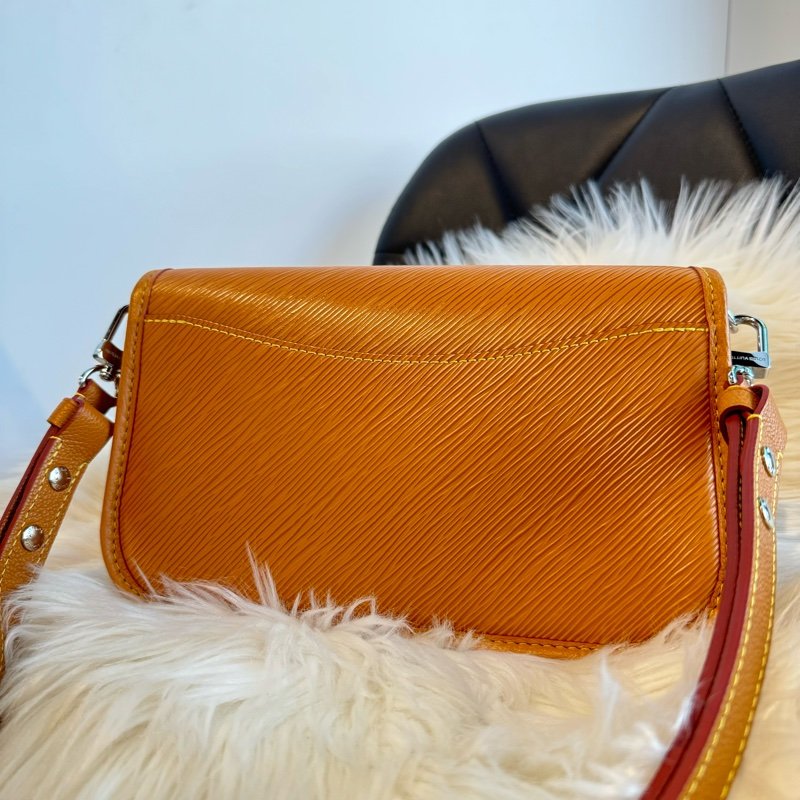 LV Buci 密黃色 肩背包 斜背包-1