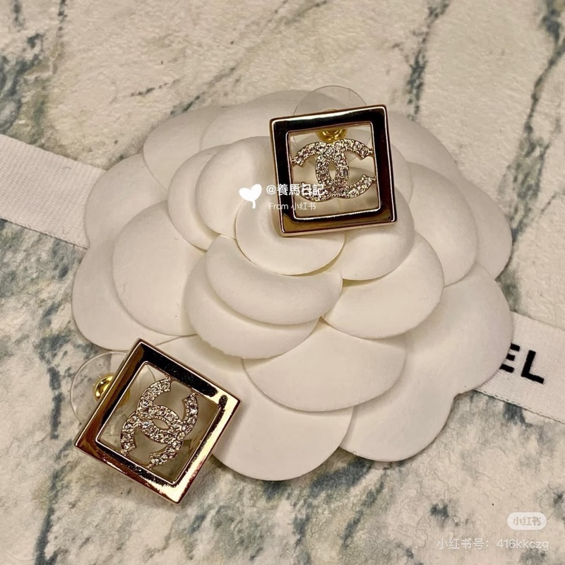 香奈兒 Chanel經典LOGO方形金色水 鑽耳釘 耳環-5