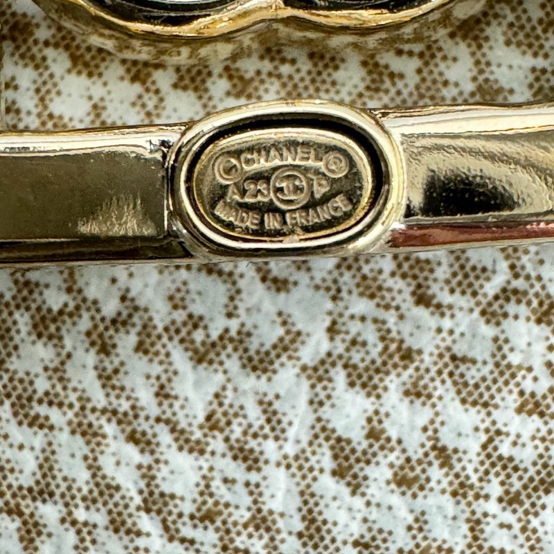 香奈兒 Chanel經典LOGO方形金色水 鑽耳釘 耳環-8