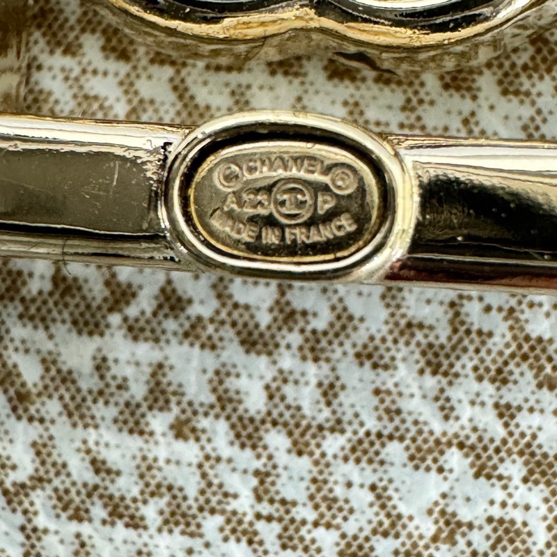 香奈兒 Chanel經典LOGO方形金色水 鑽耳釘 耳環-9