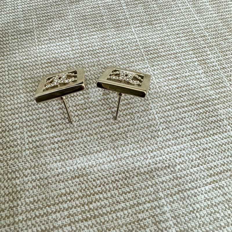 香奈兒 Chanel經典LOGO方形金色水 鑽耳釘 耳環-11