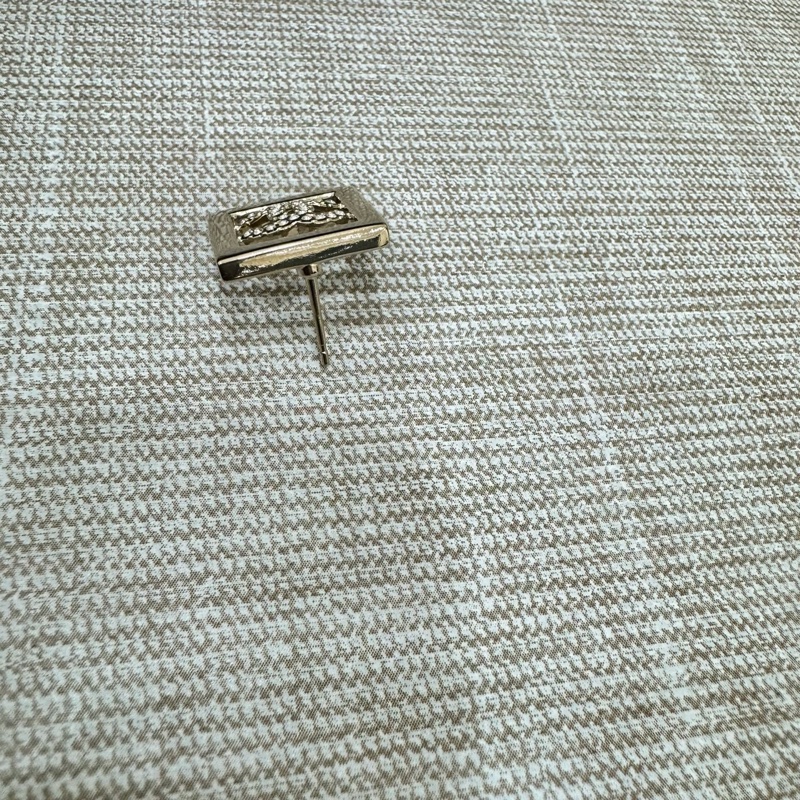 香奈兒 Chanel經典LOGO方形金色水 鑽耳釘 耳環-21