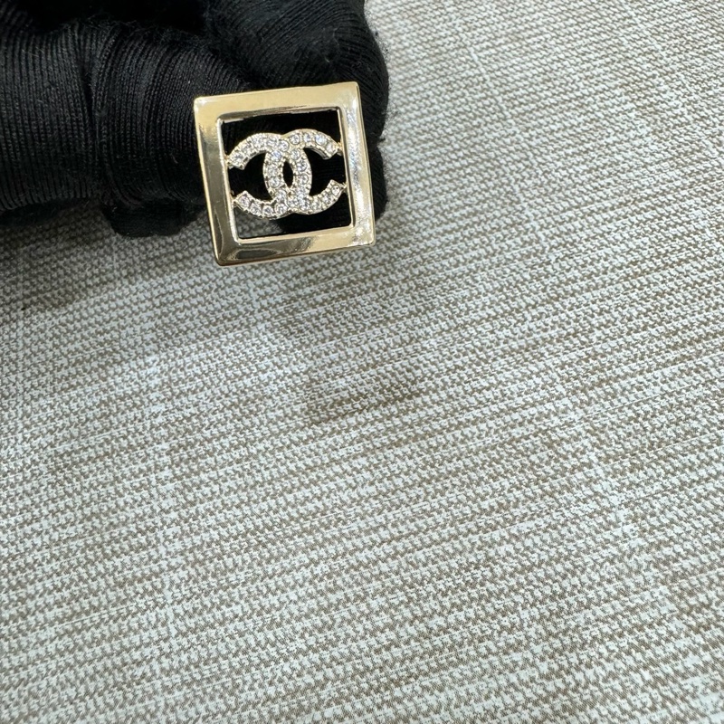 香奈兒 Chanel經典LOGO方形金色水 鑽耳釘 耳環-23