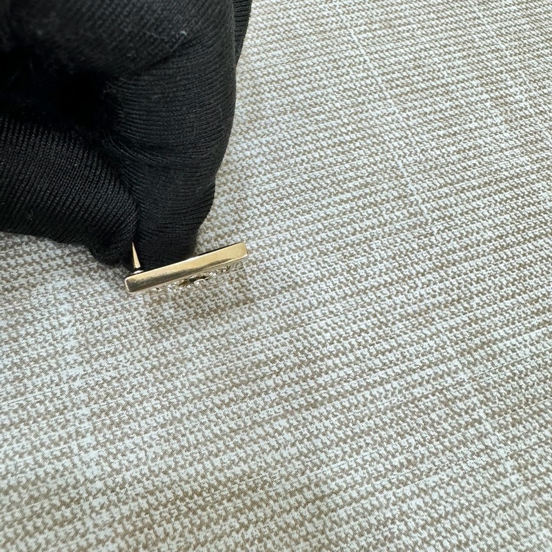 香奈兒 Chanel經典LOGO方形金色水 鑽耳釘 耳環-27