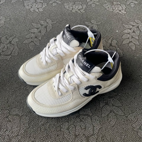 02070 chanel黑白運動鞋37碼無盒，成色好 97新，磨損小，鞋標掉了一隻不影響鑒定