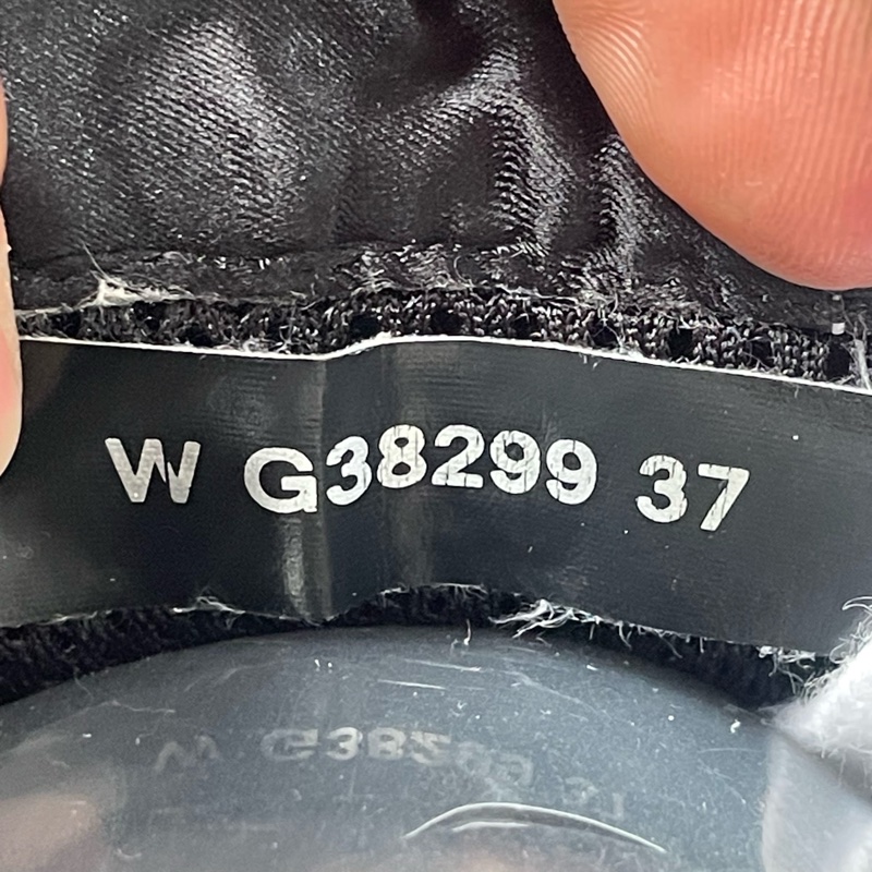 02070 chanel黑白運動鞋37碼無盒，成色好 97新，磨損小，鞋標掉了一隻不影響鑒定-5