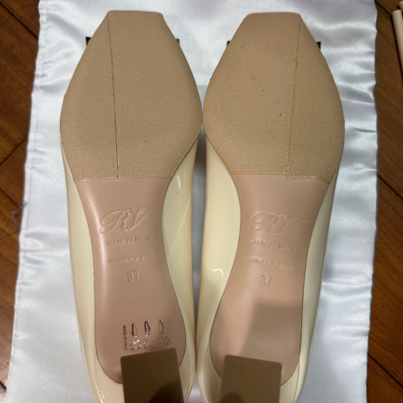 Roger vivier 漆皮米白色 Trompette EU37-2