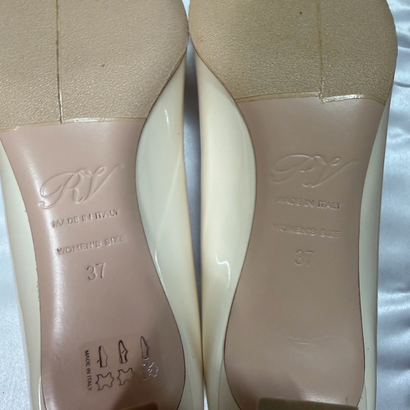 Roger vivier 漆皮米白色 Trompette EU37-3