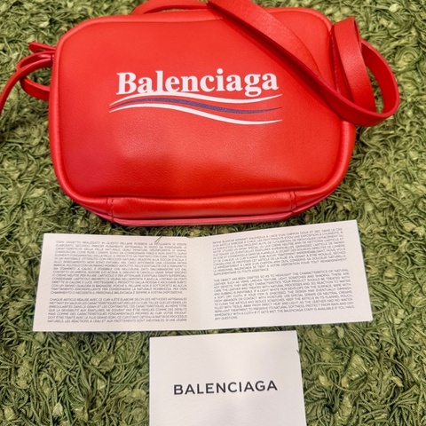 二手正品BALENCIAGA 巴黎世家 489809 EVERYDAY 小牛皮斜背MINI相機包