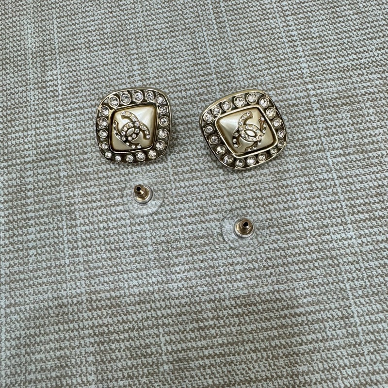 Chanel 宮廷風菱形雙C LOGO 満鑽耳釘耳環-5