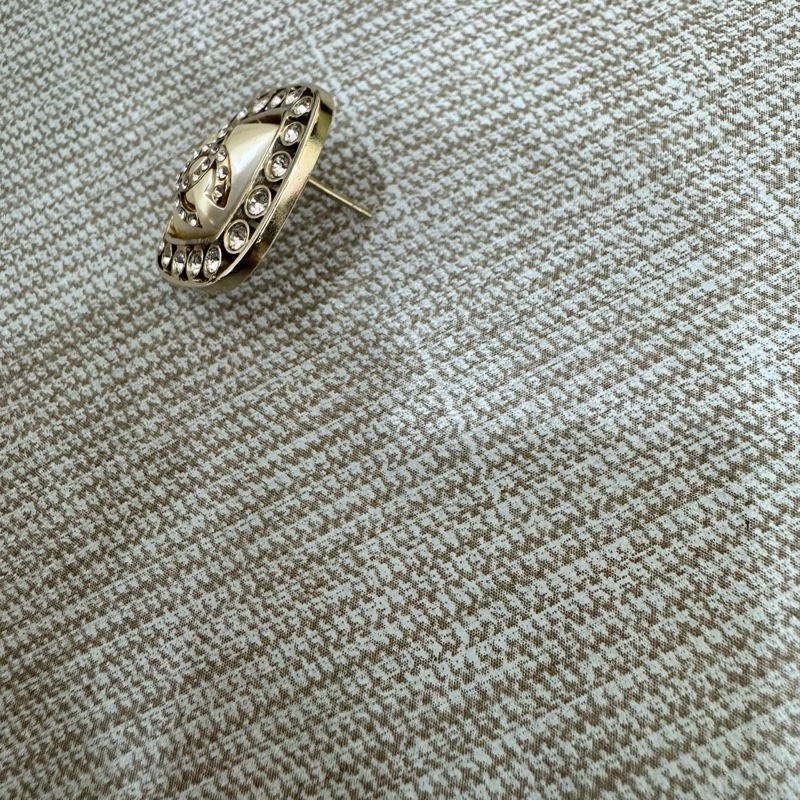Chanel 宮廷風菱形雙C LOGO 満鑽耳釘耳環-9