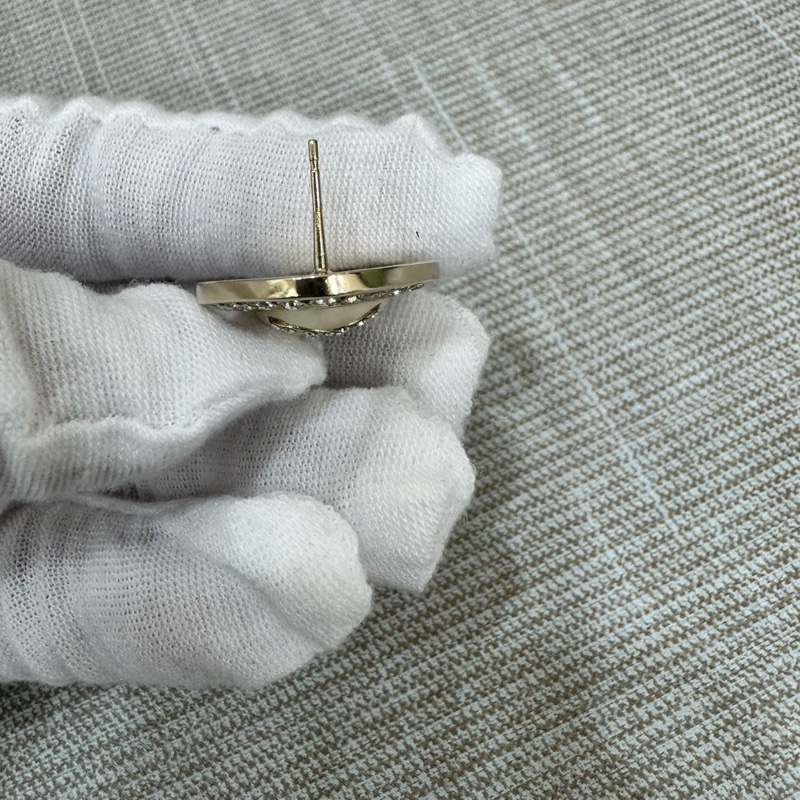 Chanel 宮廷風菱形雙C LOGO 満鑽耳釘耳環-18