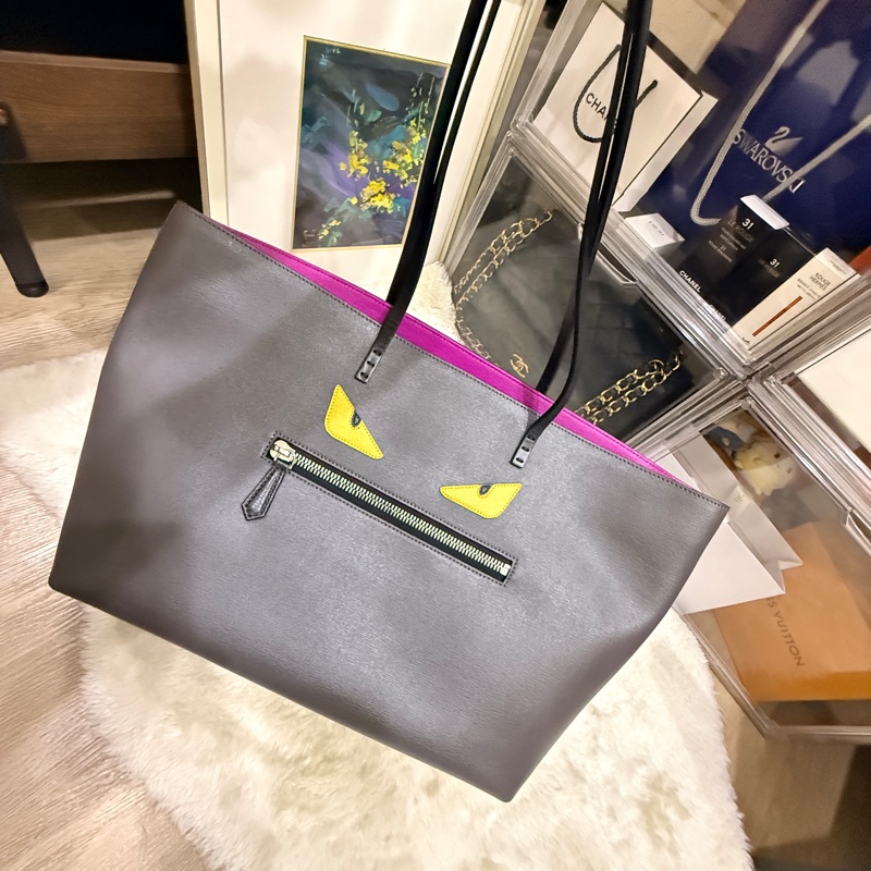 Fendi 怪獸托特包 可肩背 灰色 不重又好裝-13