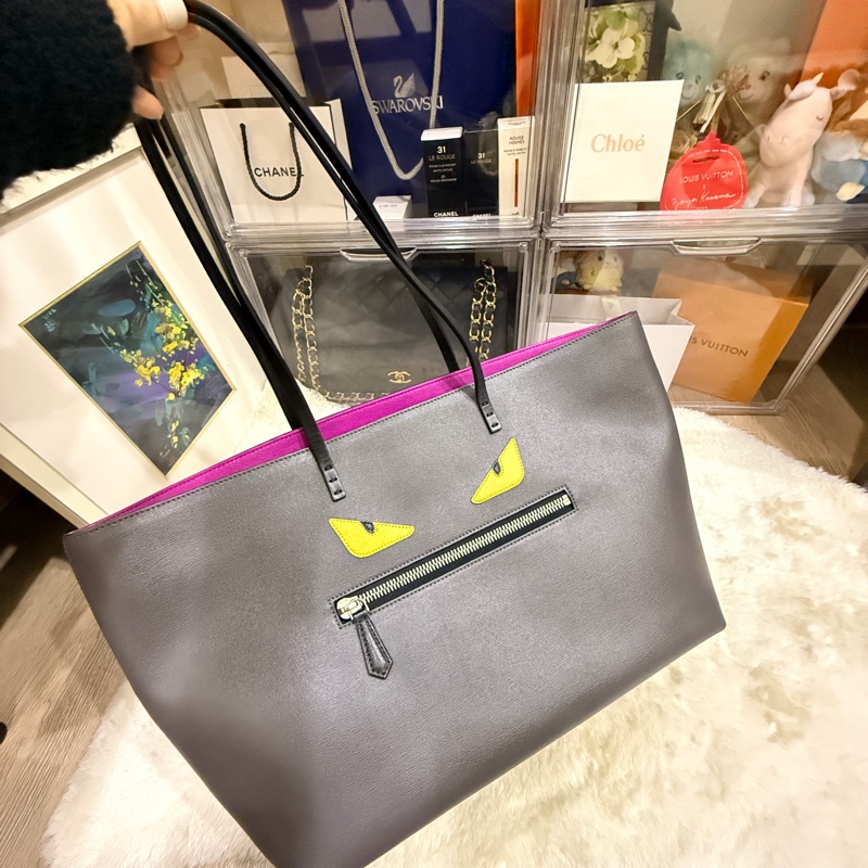 Fendi 怪獸托特包 可肩背 灰色 不重又好裝-14