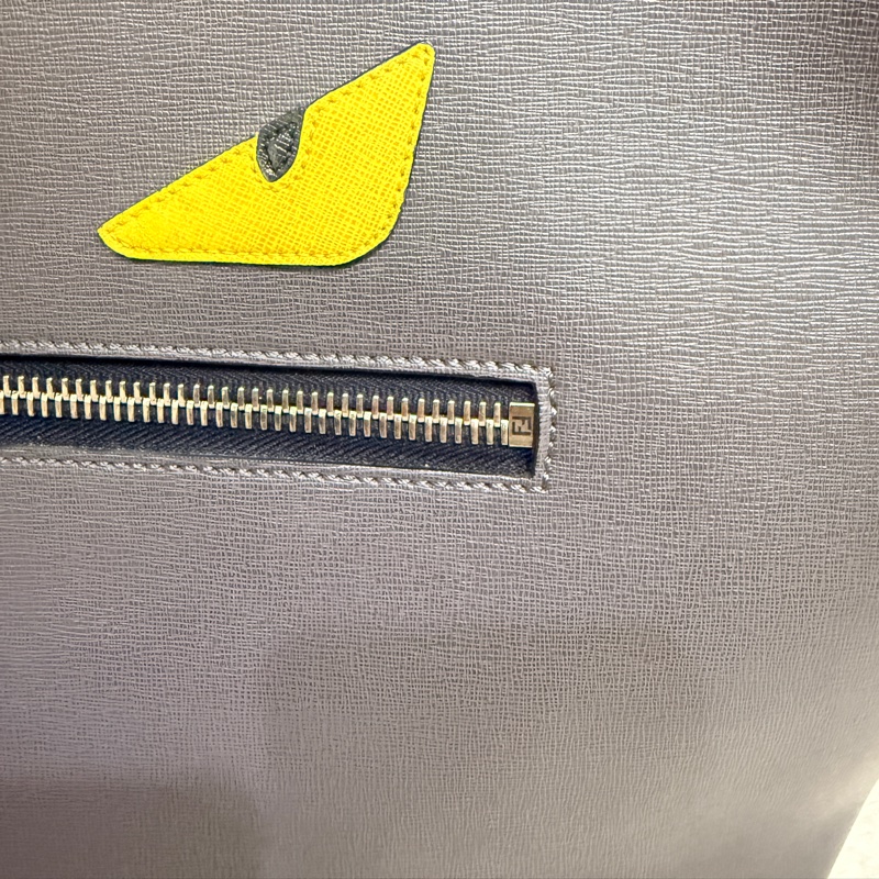 Fendi 怪獸托特包 可肩背 灰色 不重又好裝-40