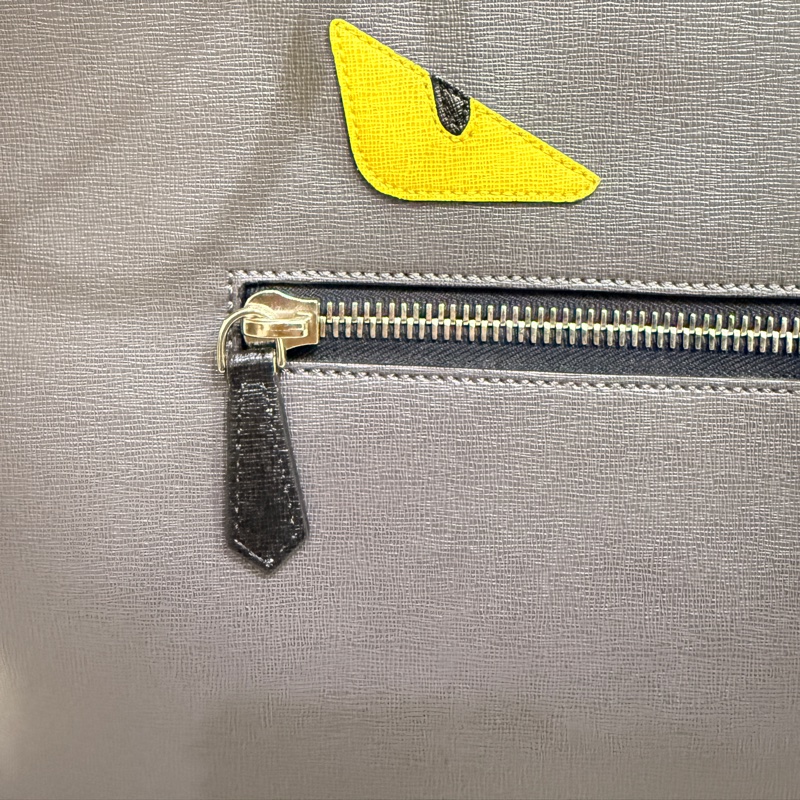 Fendi 怪獸托特包 可肩背 灰色 不重又好裝-41