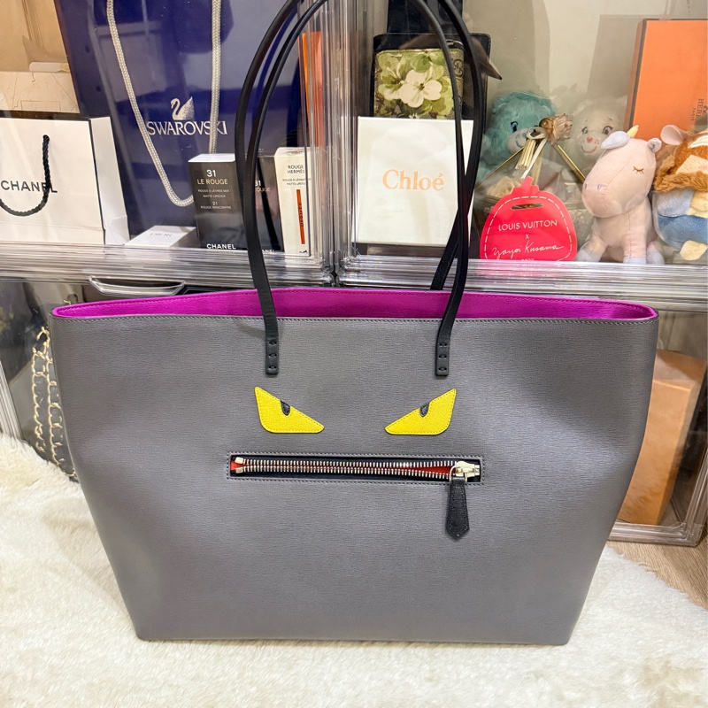 Fendi 怪獸托特包 可肩背 灰色 不重又好裝-43