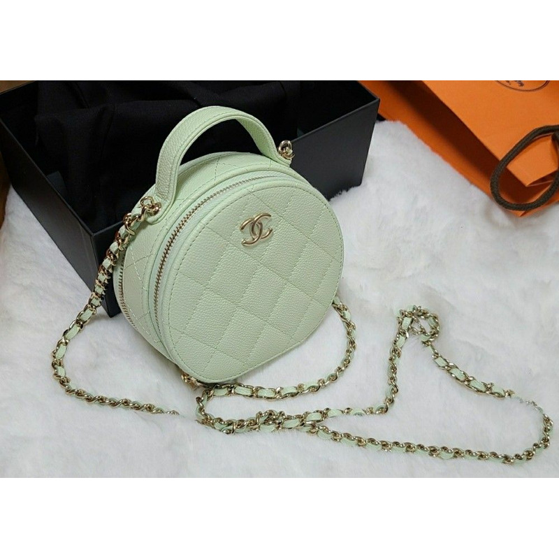 CHANEL 頂部手柄圓形化妝包斜背包魚子醬香緞薄荷色-3