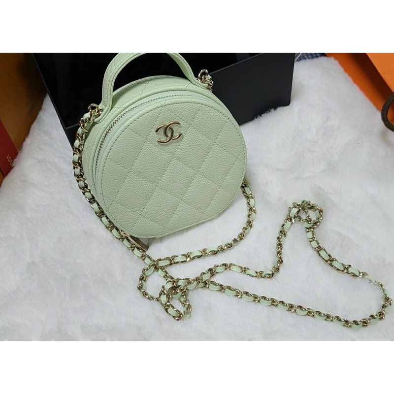 CHANEL 頂部手柄圓形化妝包斜背包魚子醬香緞薄荷色-4