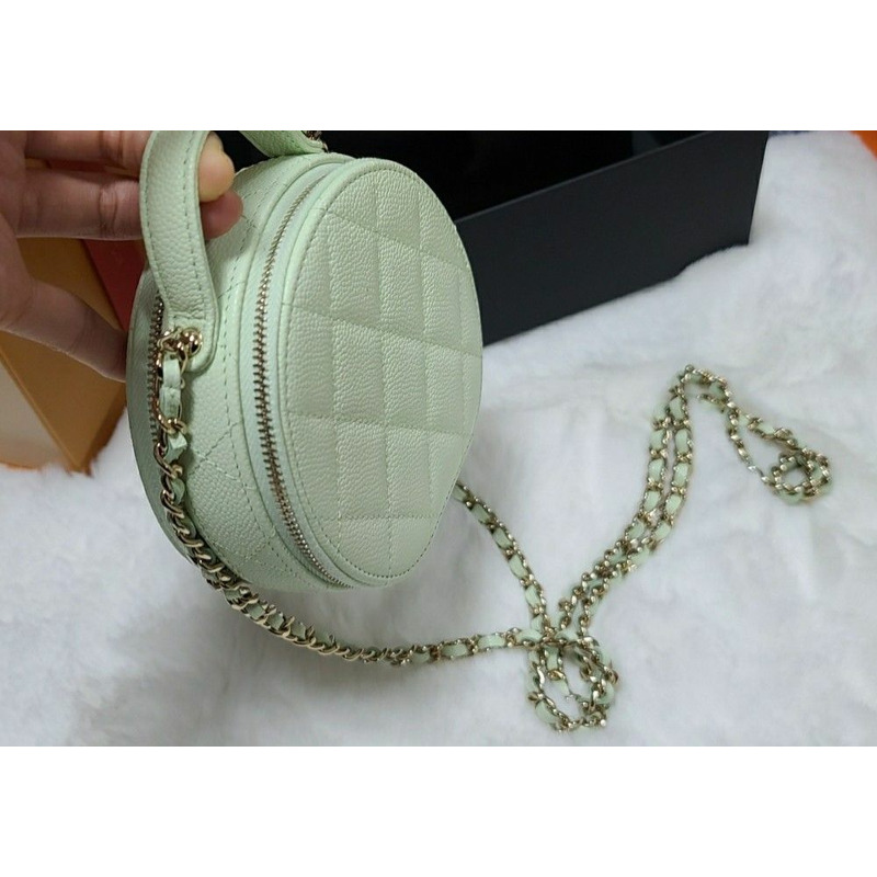 CHANEL 頂部手柄圓形化妝包斜背包魚子醬香緞薄荷色-11