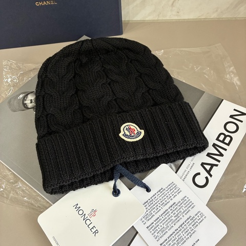Moncler 經典 黑色 毛帽