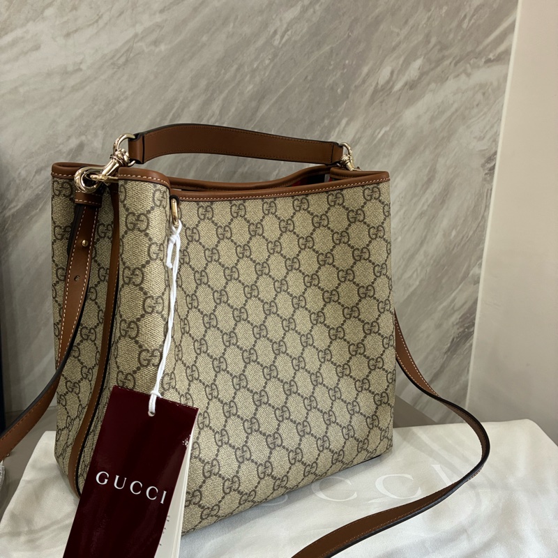 Gucci GG Emblem系列水桶包-0