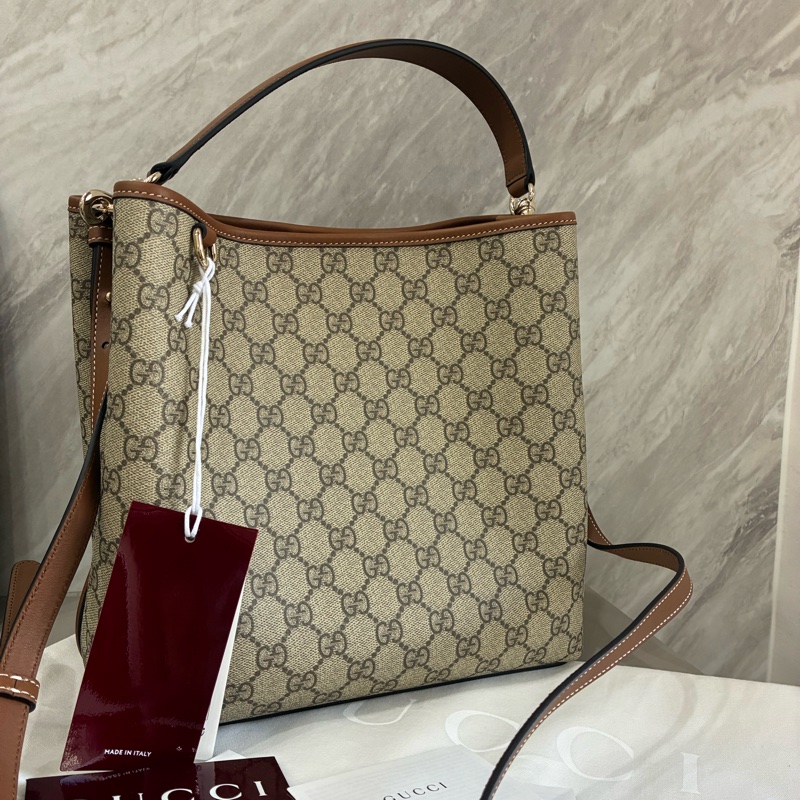 Gucci GG Emblem系列水桶包-7