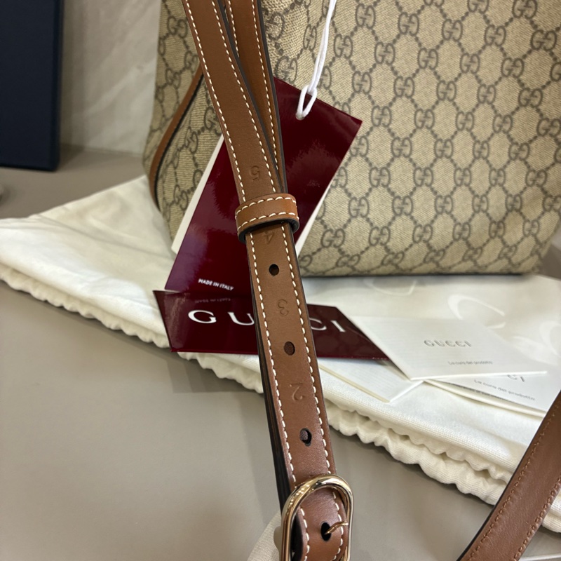 Gucci GG Emblem系列水桶包-9
