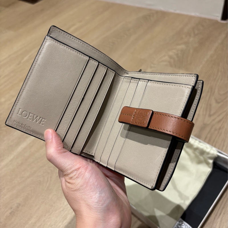 Loewe 酪梨綠八卡短/中夾-5