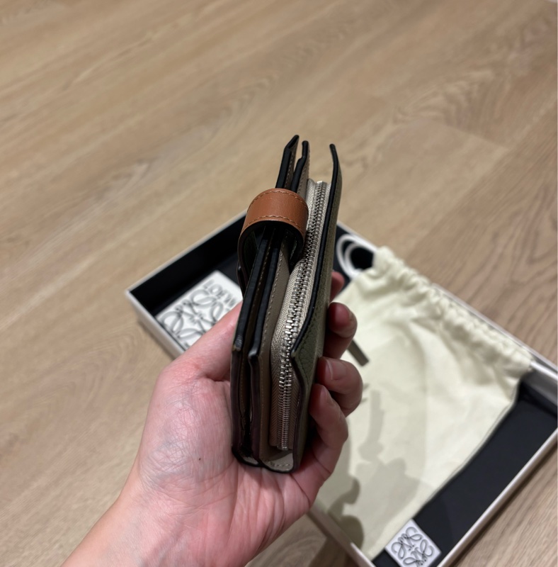 Loewe 酪梨綠八卡短/中夾-9