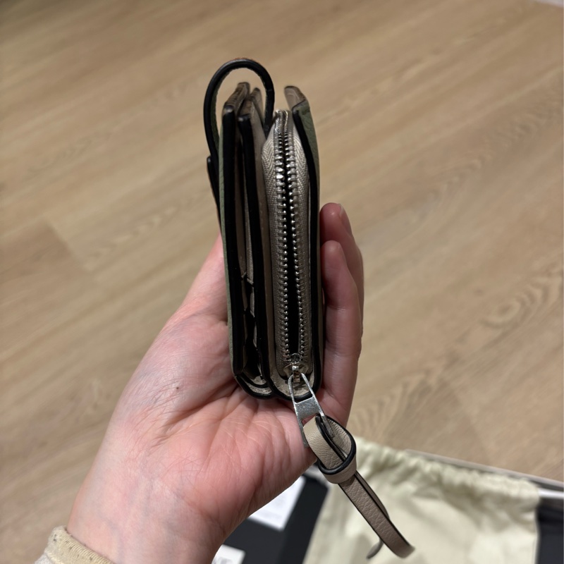 Loewe 酪梨綠八卡短/中夾-13