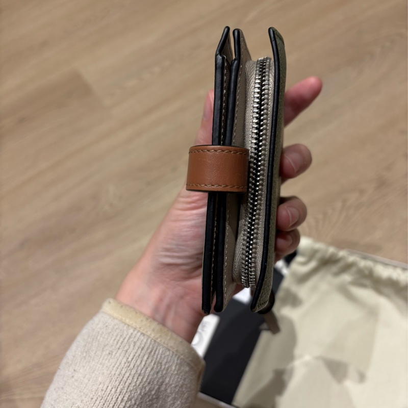 Loewe 酪梨綠八卡短/中夾-14