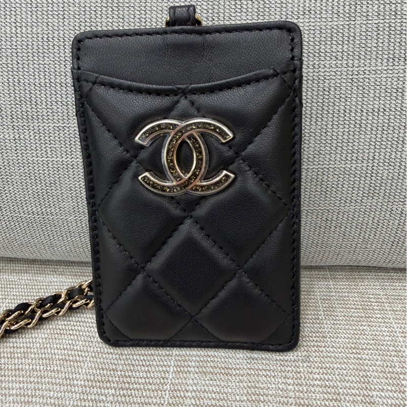 香奈兒 絎縫羊皮鏈條卡包 證件夾 通行證夾 黑色-1