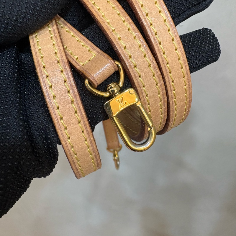 LV Alma老花Monogram貝殼包-9