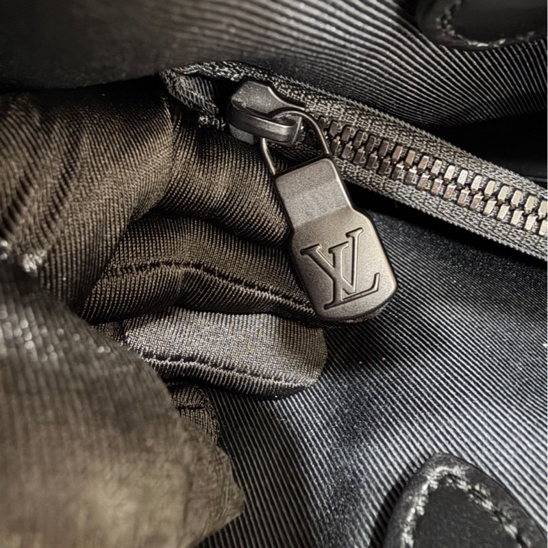 LV M45914黑灰老花公事包 斜背包 手提包👜-29